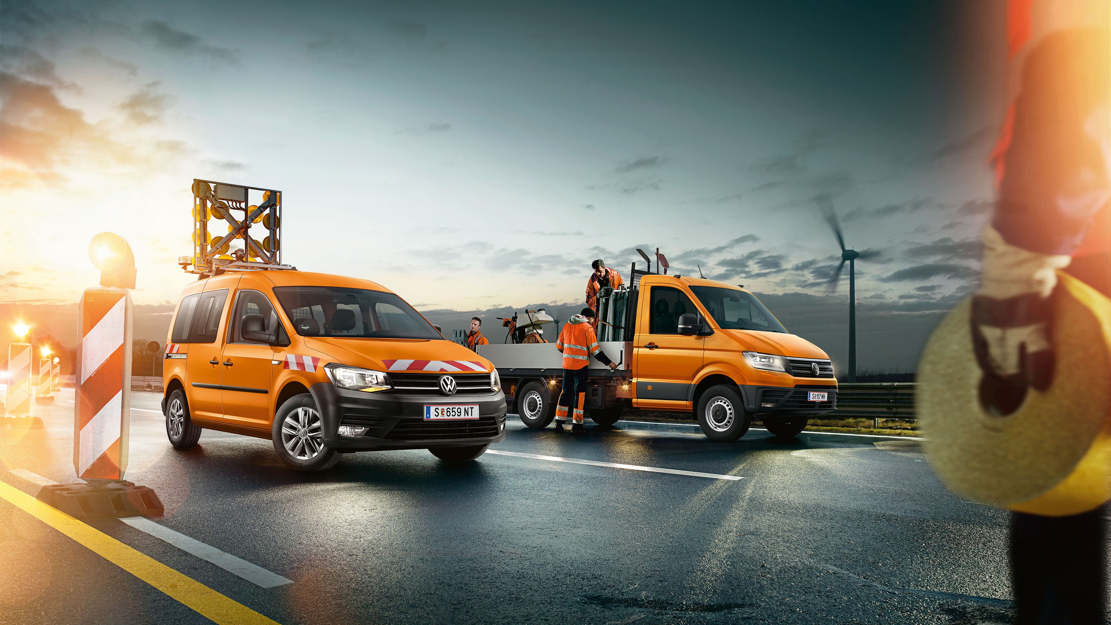 VW Crafter voller Werkzeug und Maschinen im Straßenbau