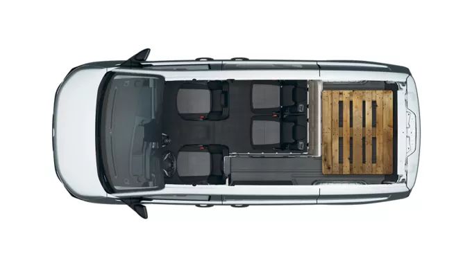 VW Transporter Kombi mit 4 Sitzen, L-Trennwand und Platz eine EURO3 Palette