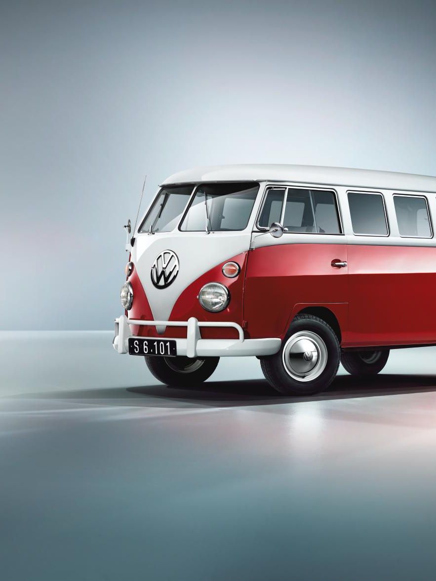 VW T1 Bulli v dvobarvni kombinaciji rdeče-bele barve