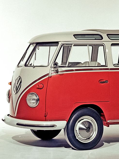 VW T1 Bulli Samba v dvobarvni kombinaciji rdeče-bele barve
