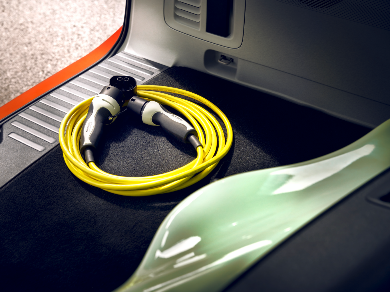 Ein Ladekabel für den Volkswagen ID. Buzz