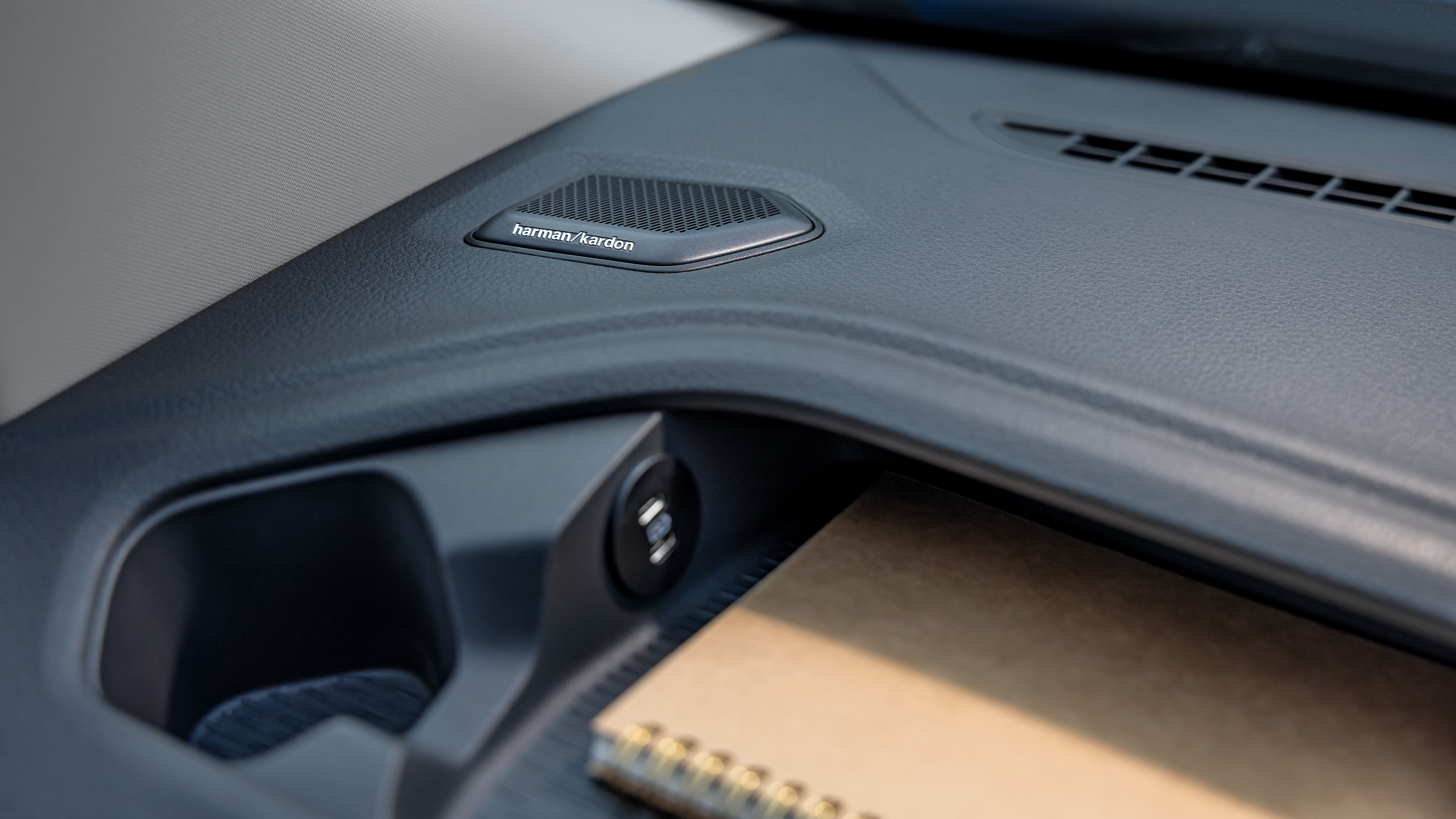 Caravelle Harman Kardon